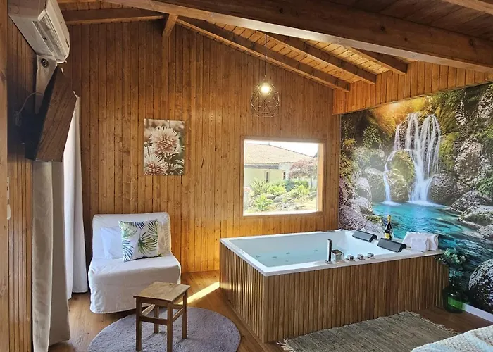 Fernandes Guest House Green Bungalow